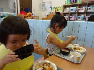 ９月絵本給食